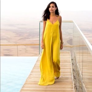 EUC Beautiful Zara silky yellow jumpsuit sz S